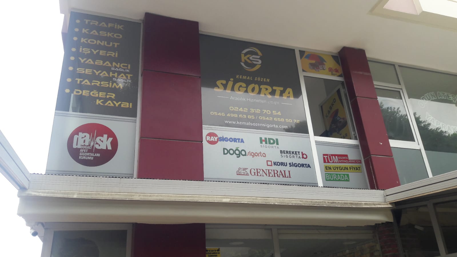 Kemal Sözen Sigorta ofisinin Termessos Bulvarı'ndaki cephesi ve tabelası